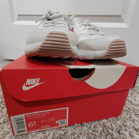 Nike Kids Sneakers - White and Pink - Picture 5 of 9